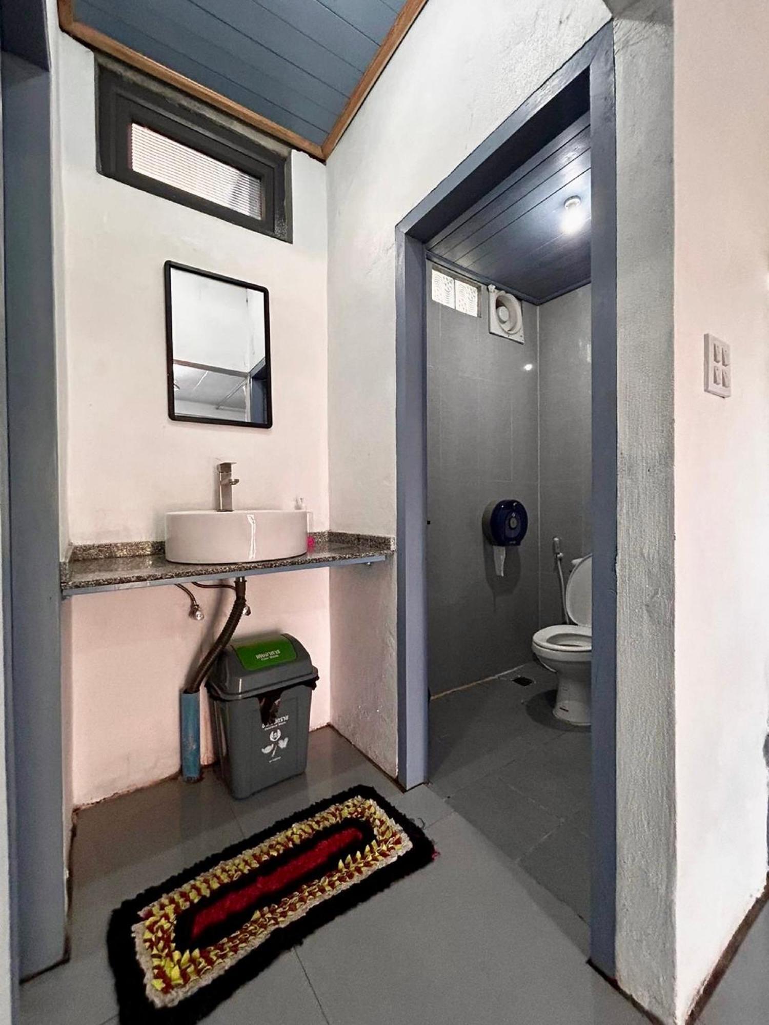 Sunrise Riverside Pool Hostel لوانغ برابانغ المظهر الخارجي الصورة