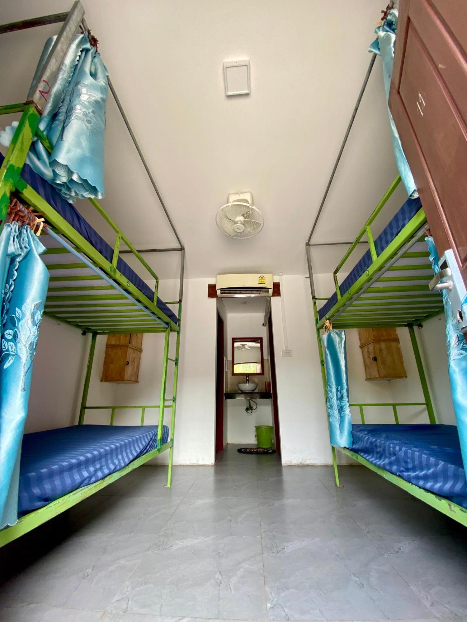 Sunrise Riverside Pool Hostel لوانغ برابانغ المظهر الخارجي الصورة